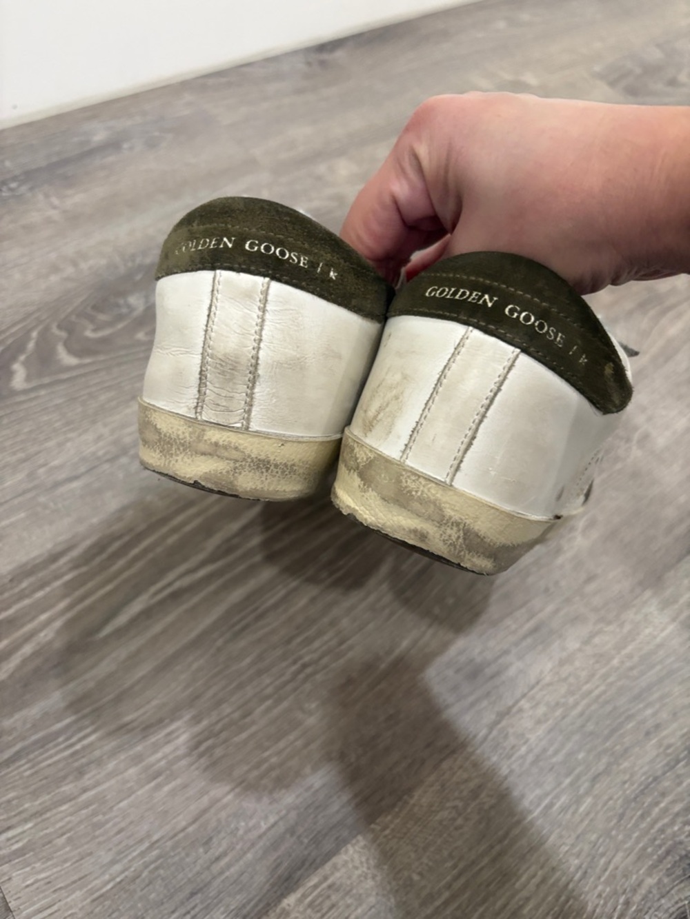 Golden Goose White Sneakers with Olive Star - Picture 4 of 5